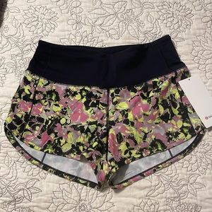 Lululemon Speed Up High Rise Shorts 2.5”